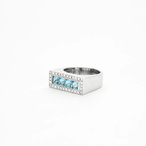Bague 55 Bague chevalière en or gris 18 K avec topazes bleues et diamants 58 Facettes 32300203