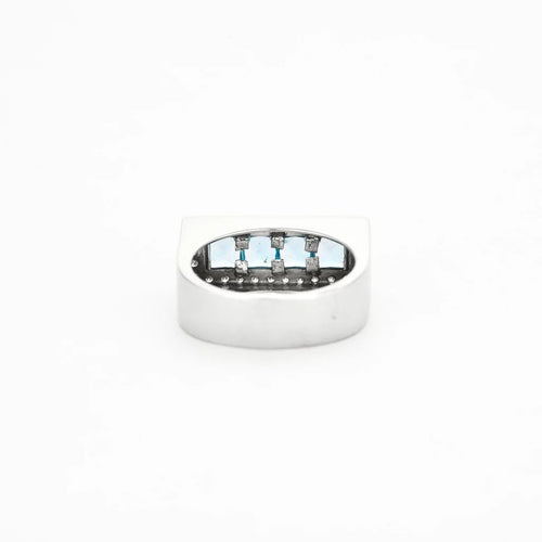Bague 55 Bague chevalière en or gris 18 K avec topazes bleues et diamants 58 Facettes 32300203