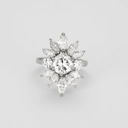 Bague 49.5 Bague fleur oblongue en or blanc 18k et diamants 58 Facettes 31300497