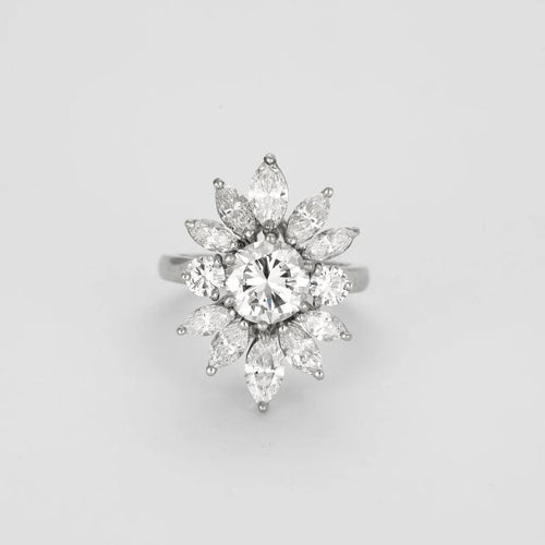 Bague 49.5 Bague fleur oblongue en or blanc 18k et diamants 58 Facettes 31300497