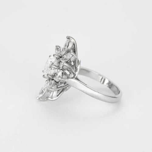 Bague 49.5 Bague fleur oblongue en or blanc 18k et diamants 58 Facettes 31300497