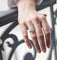 Bague 53 Bague Flora à motif fleur en or gris 18K et diamants 58 Facettes 760631