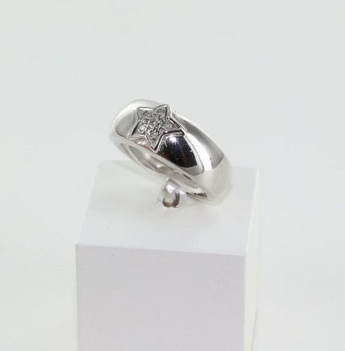 Bague 56 Bague étoile en or blanc 18K avec diamants 58 Facettes