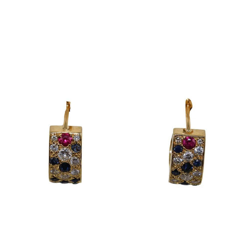 Boucles d'oreilles Créoles pavées de diamants, rubis et saphirs en or jaune 18 carats 58 Facettes