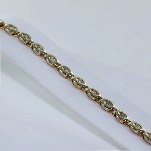 Bracelet Bracelet en or jaune 18 carats serti de diamants 58 Facettes