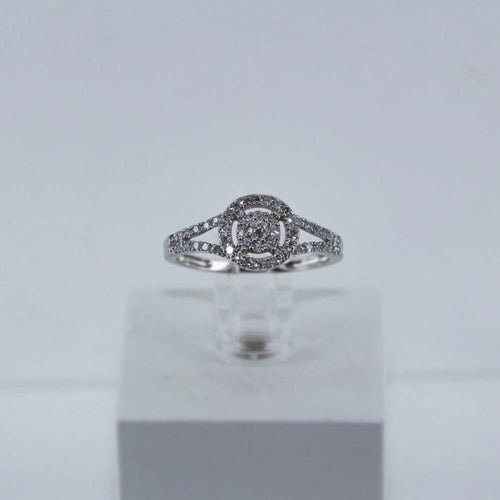 Bague 53 Bague en or gris et diamants 58 Facettes