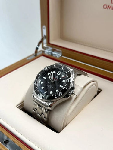 Montre OMEGA Seamaster Diver 300M - Montre 42 mm acier noir 58 Facettes JLS