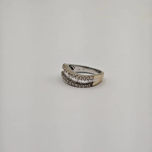 Bague 50 Bague demi-alliance en or blanc 18 carats et diamants 58 Facettes