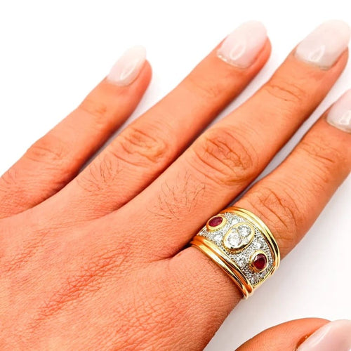 Bague 56 Bague en or jaune 18 carats sertie de diamants et rubis 58 Facettes 21023682