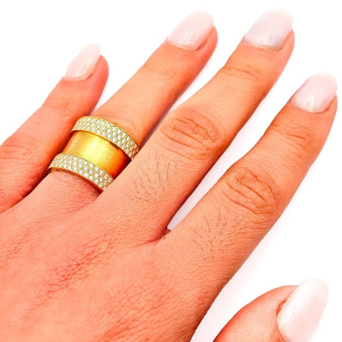 Bague 53.5 Bague en or jaune 18 carats et diamants 58 Facettes 21021022