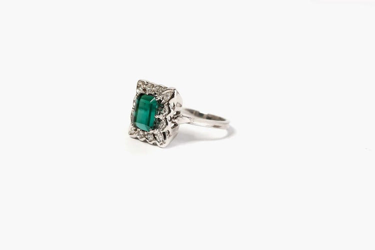 Bague 47 Bague en or blanc 18 carats avec tourmaline et diamants 58 Facettes