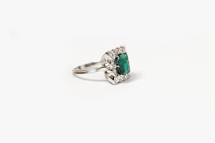 Bague 47 Bague en or blanc 18 carats avec tourmaline et diamants 58 Facettes