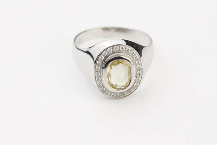 Bague 56 Bague en or blanc 18 carats au saphir jaune et diamants 58 Facettes