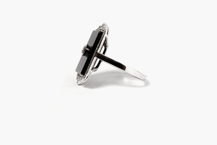 Bague 53 Bague Art déco en or blanc 18 carats, onyx et diamants 58 Facettes