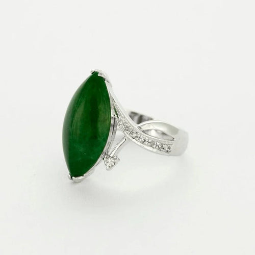 Bague 56 Bague en or blanc 18K sertie de jade et diamants 58 Facettes