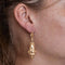 Boucles d'oreilles Pendants d'oreilles anciens en or jaune 18 carats émaillés 58 Facettes