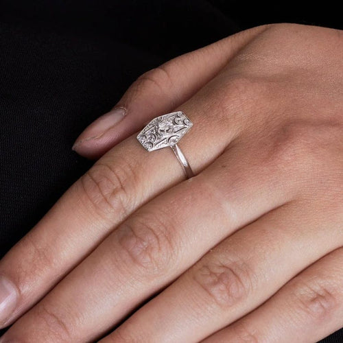 Bague 60.5 Bague Art déco tonneau en or gris 18 carats et platine, diamants 58 Facettes