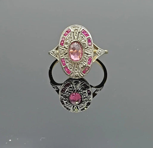 Bague 52 Bague ovale fin XIXe en or 18k, rubis et diamants 58 Facettes