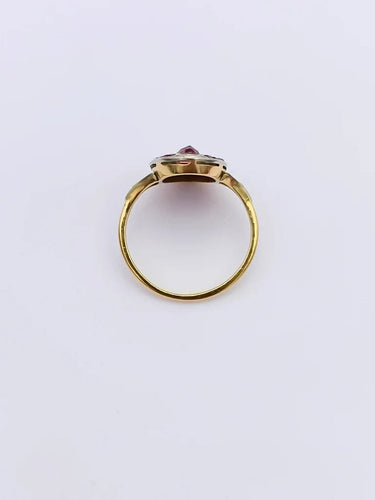 Bague 52 Bague ovale fin XIXe en or 18k, rubis et diamants 58 Facettes