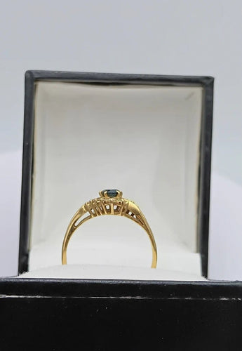 Bague 57 Bague tourbillon en or 18k, saphir et diamants 58 Facettes