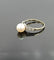 Bague 55 Bague vintage en or gris 18k, perle de culture et diamants 58 Facettes