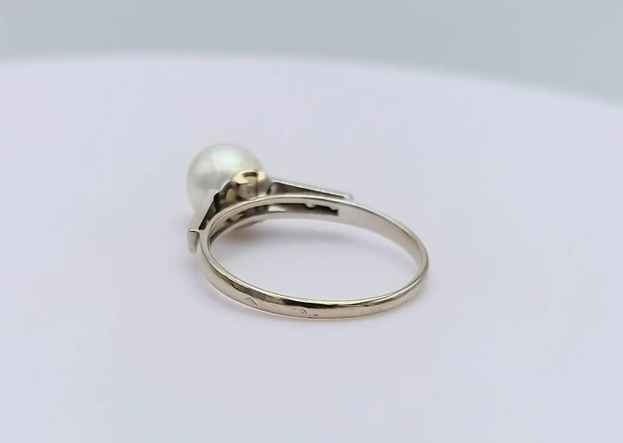 Bague 55 Bague vintage en or gris 18k, perle de culture et diamants 58 Facettes