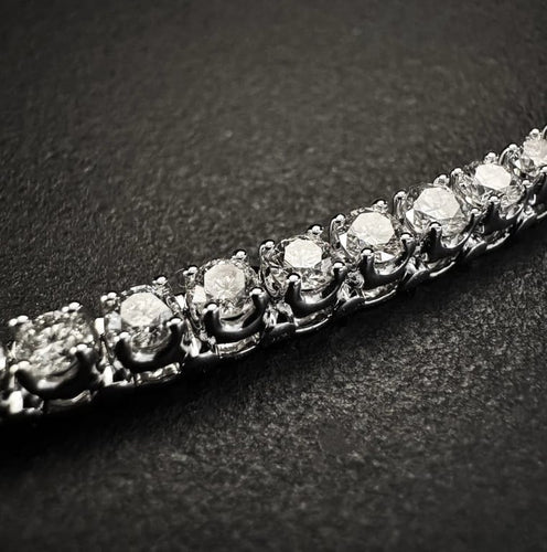 Bracelet Bracelet tennis en or blanc 18 carats et diamants 58 Facettes