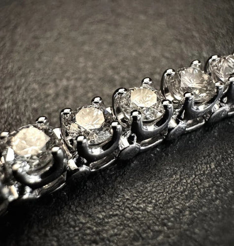 Bracelet Bracelet tennis en or blanc 18 carats et diamants 58 Facettes