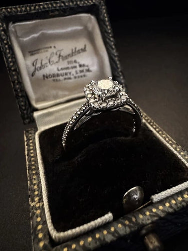 Bague 54 Bague fleur en diamants taille brillant rond 0,90 carat 58 Facettes
