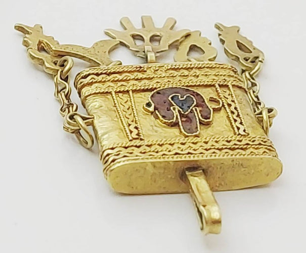 210f1021-84da-402d-db8b-9e2ec62d1e00