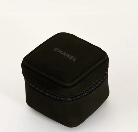 Montre Chanel - Montre vintage matelassée en acier et cuir noir 58 Facettes