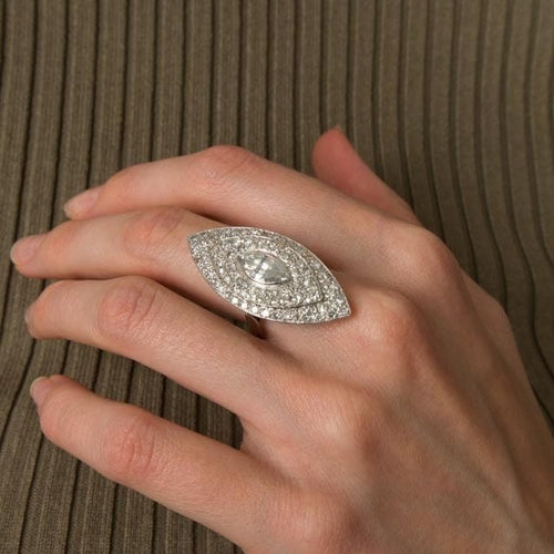 Bague 56 Bague marquise navette en or blanc 18 ct et diamants 58 Facettes HS20833