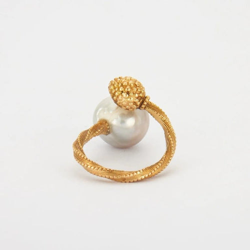 Bague 54 Bague en or jaune 18K avec perle South Sea 58 Facettes HS4288
