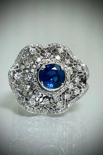 Bague 53 Bague dentelle - Saphir de Ceylan et diamants en platine (1950) 58 Facettes