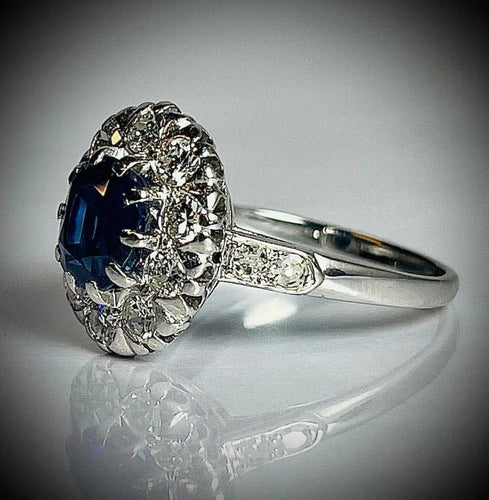 Bague 57 Bague Pompadour saphir et diamants en or blanc 18 carats 58 Facettes