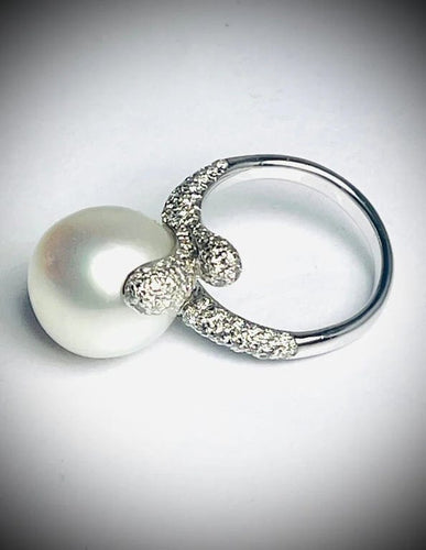 Bague 54 Bague perle des mers du Sud et diamants en or blanc 18 carats 58 Facettes