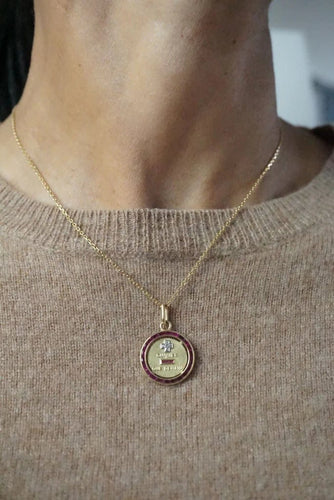 Pendentif Augis - Médaille en or jaune 18 carats rubis et diamants 58 Facettes SQ9946706