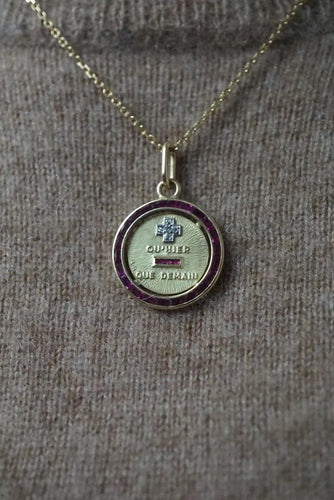 Pendentif Augis - Médaille en or jaune 18 carats rubis et diamants 58 Facettes SQ9946706