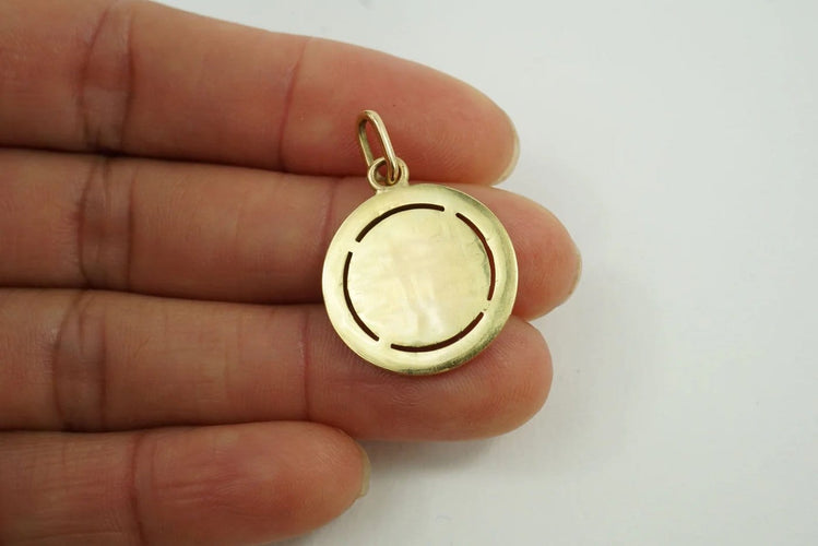 Pendentif Augis - Médaille en or jaune 18 carats rubis et diamants 58 Facettes SQ9946706