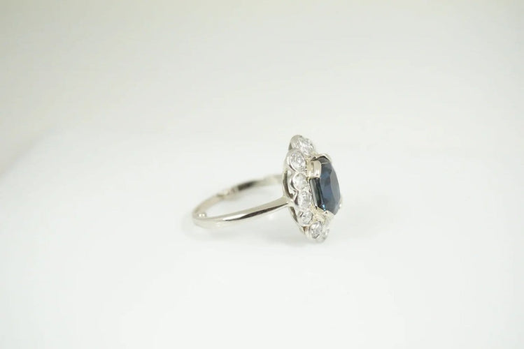 Bague 48 Bague pompadour Art déco en or blanc 18 carats saphir et diamants 58 Facettes SQ0030869