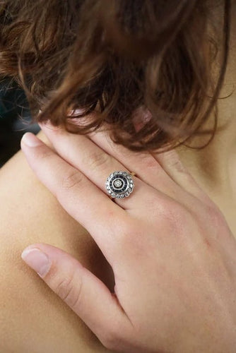 Bague 53 Bague cible ancienne en or jaune 14 carats, saphirs et diamants 58 Facettes SQ5946394