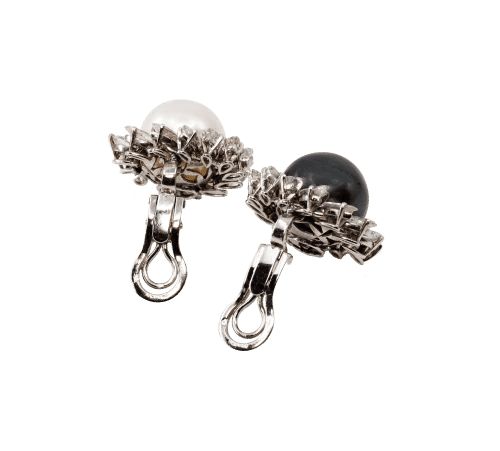 Boucles d'oreilles Boucles d'oreilles clips en platine et or gris, perles et diamants 58 Facettes 248467