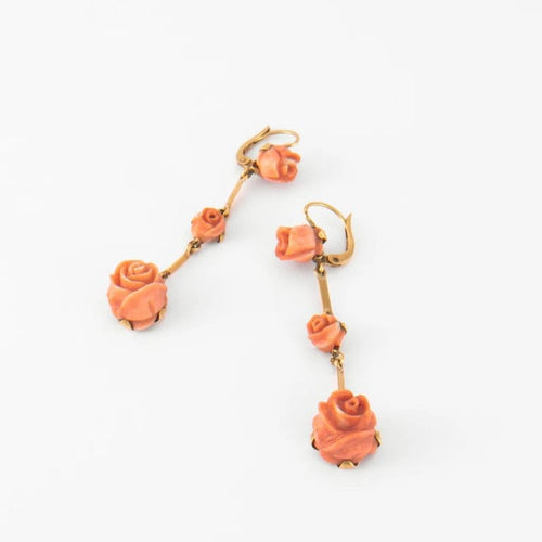 Boucles d'oreilles Boucles d’oreilles pendantes roses en corail en or jaune 18k 58 Facettes