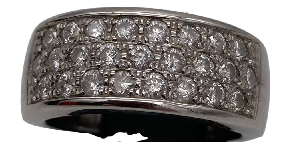 Bague 53 Demi-alliance - Bague en or gris à trois rangs de diamants 58 Facettes