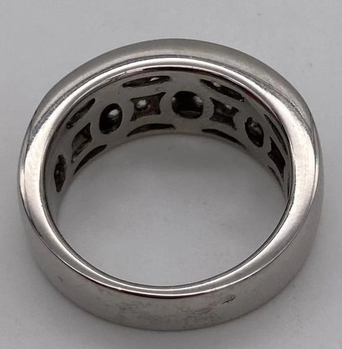 Bague 53 Demi-alliance - Bague en or gris à trois rangs de diamants 58 Facettes