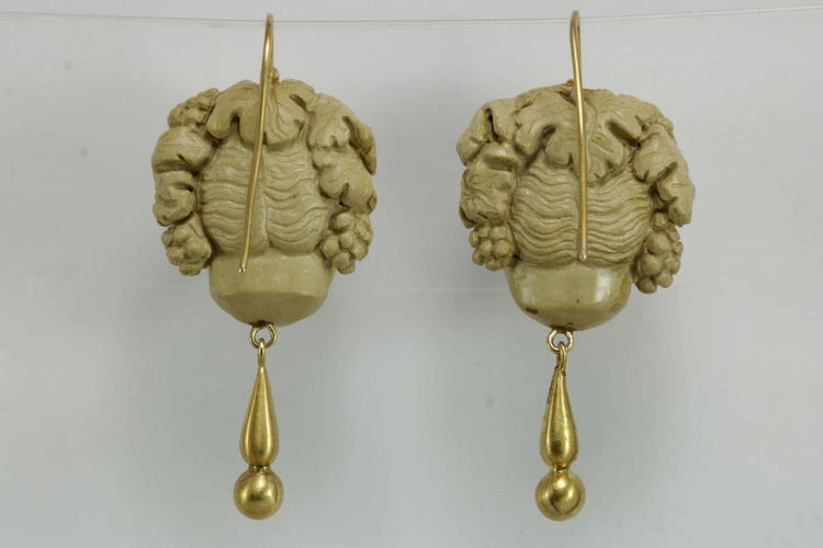 Boucles d'oreilles Boucles d'oreilles Bacchus - Camées en pierre de lave en or 14 carats 58 Facettes 7396