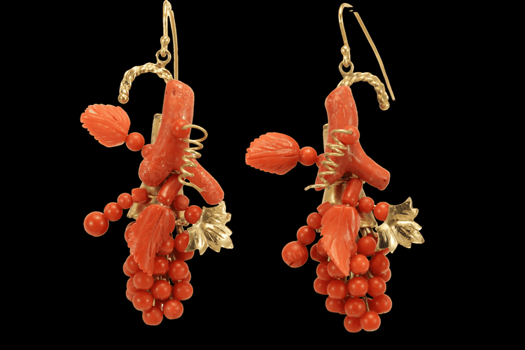 Boucles d'oreilles Boucles d’oreilles anciennes - Corail de Sicile en or 14K 58 Facettes 7630