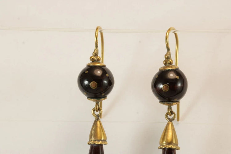 Boucles d'oreilles Boucles d’oreilles anciennes en or, piqué sur écaille de tortue 58 Facettes 7410