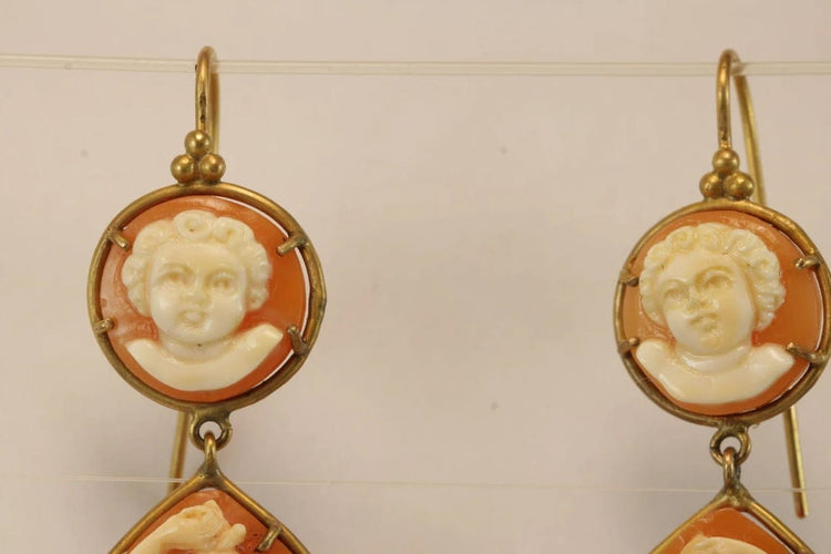 Boucles d'oreilles Boucles d’oreilles anciennes camées corniola en or jaune 14 carats 58 Facettes 7654