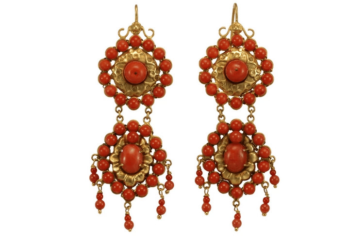 Boucles d'oreilles Boucles d’oreilles antiques en or jaune 14 carats et corail rouge 58 Facettes 7666